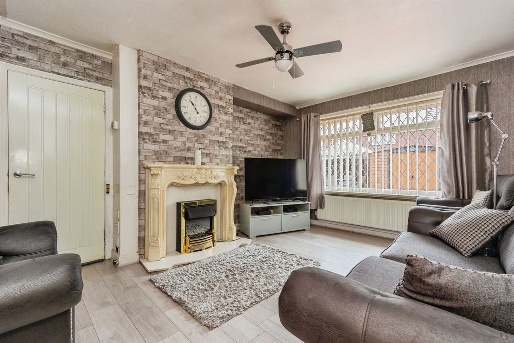 Property photo 3 of 17 Photo