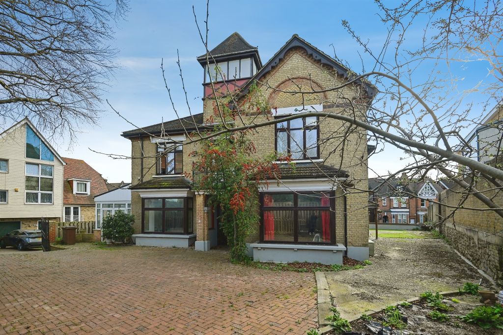 Property photo 1 of 20