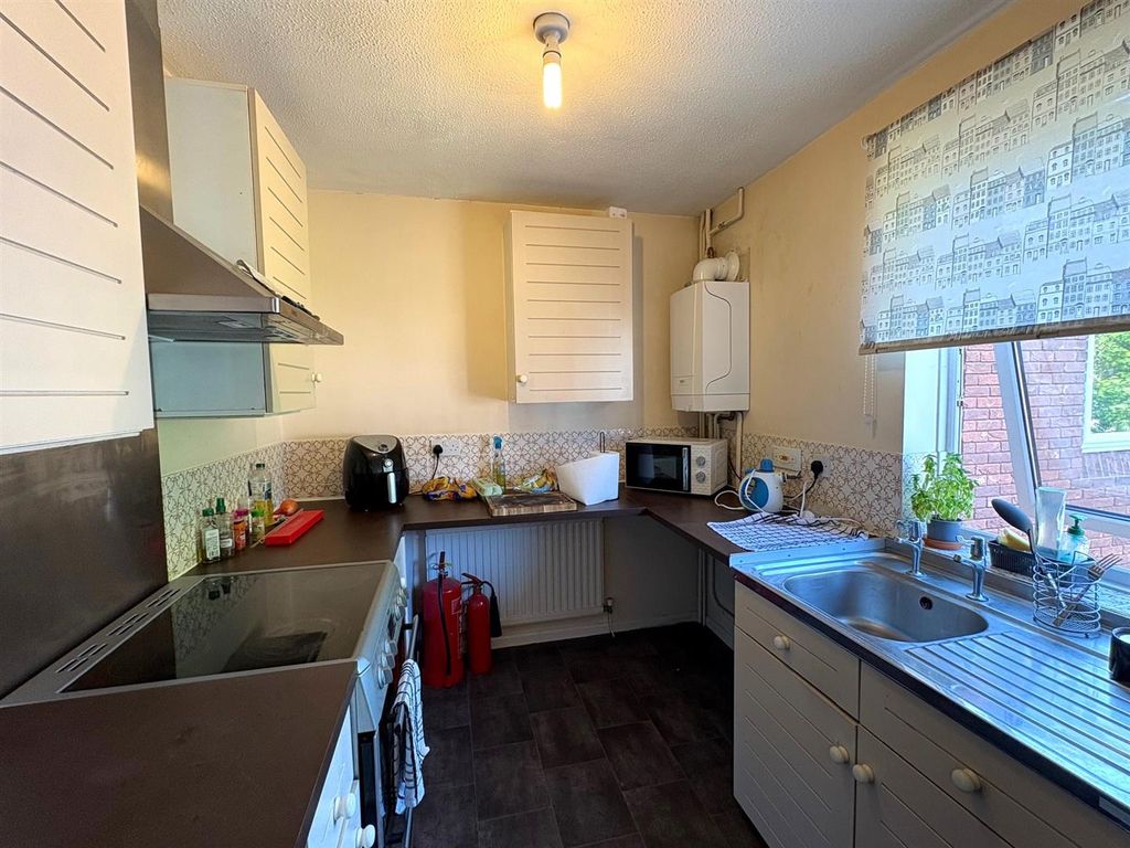 Property photo 3 of 4 Kitchen.Jpg