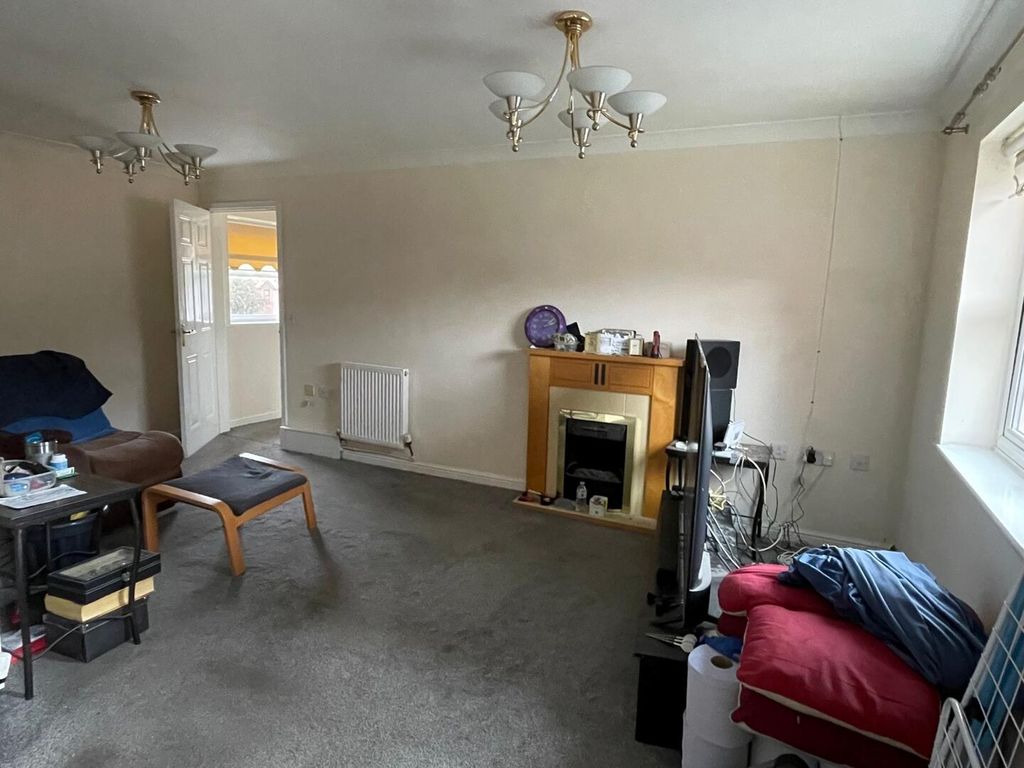 Property photo 3 of 9 Living Room