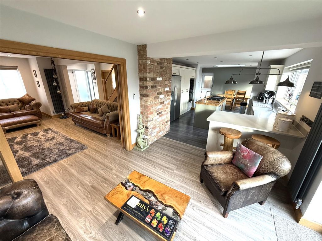 Property photo 3 of 28 12 Chase Kit 8.Jpeg