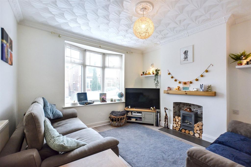 Property photo 2 of 28 Lounge_1.Jpeg