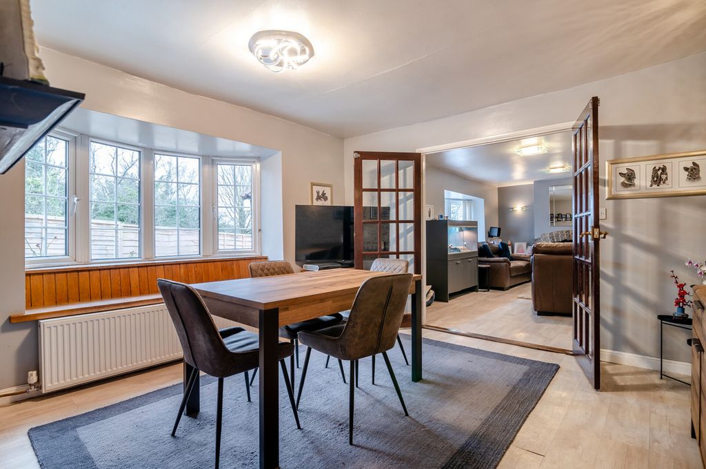 Property photo 3 of 29