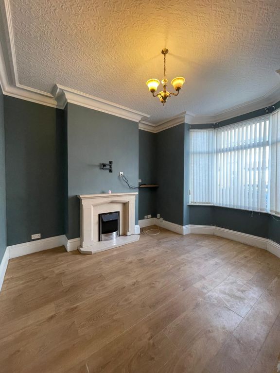 Property photo 2 of 13 Image