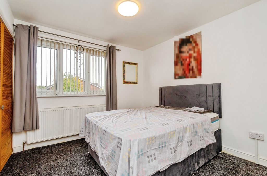 Property photo 3 of 17 Photo