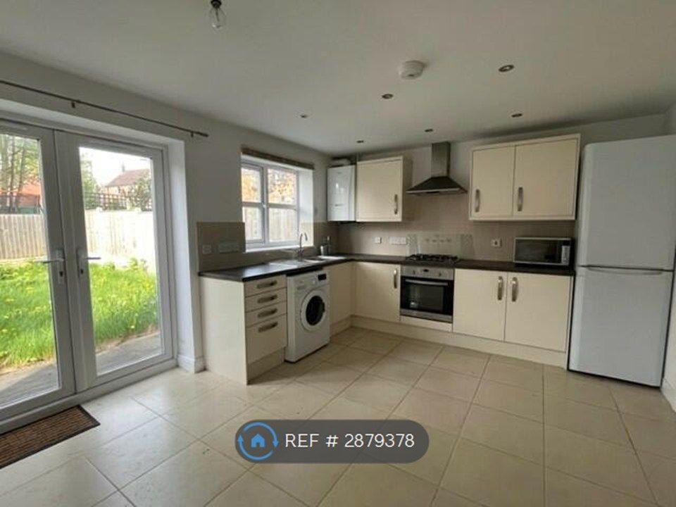Property photo 1 of 6 Kitchen &amp; Diner