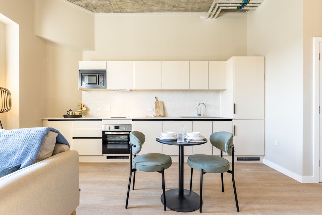 Property photo 2 of 26