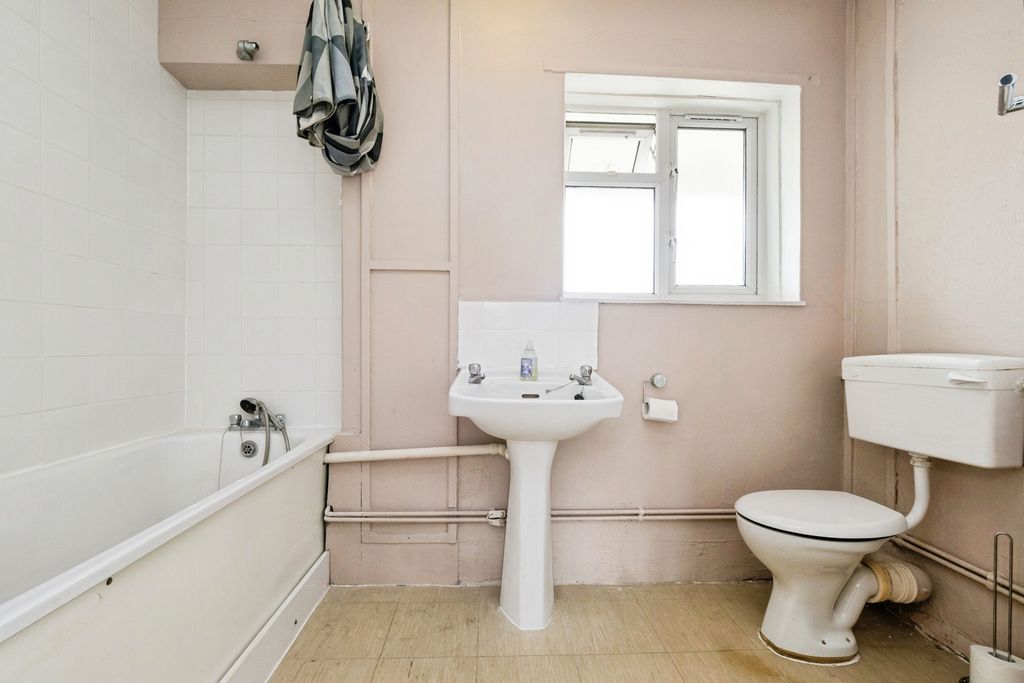 Property photo 2 of 18 Pbox-Img.Jpg