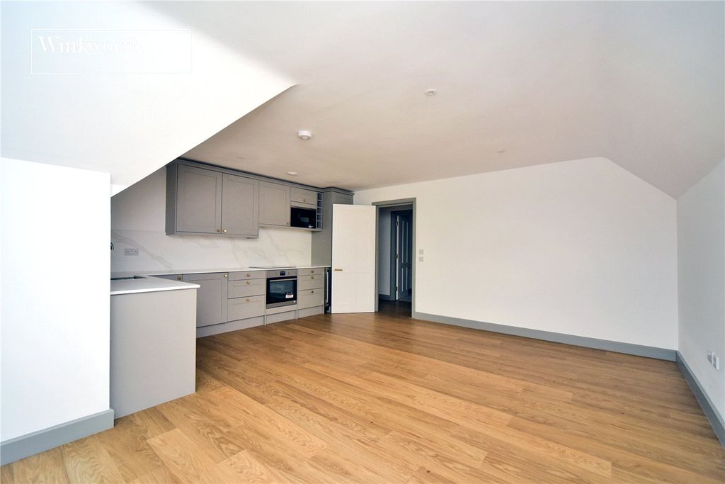 Property photo 3 of 11 Picture No. 18