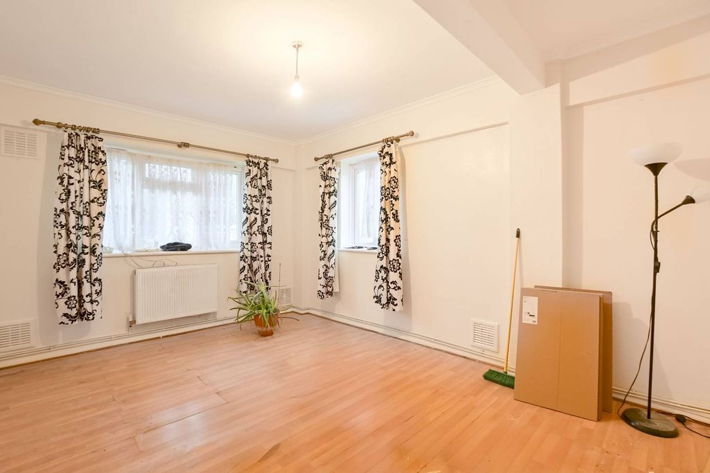 Property photo 1 of 5