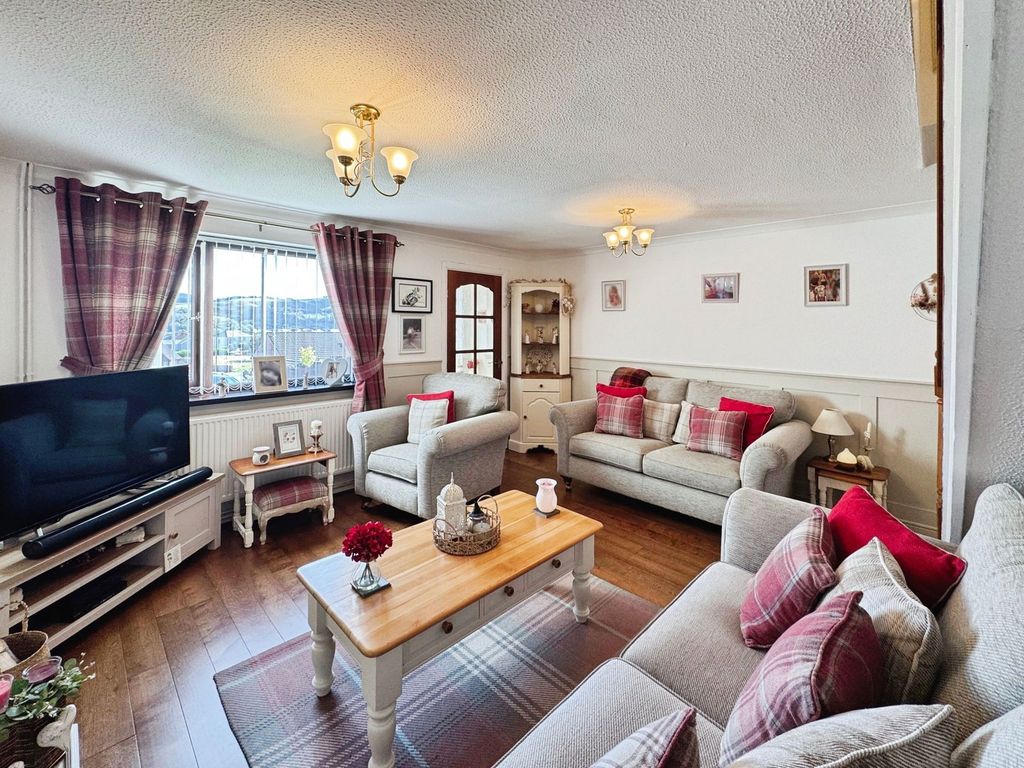 Property photo 3 of 26