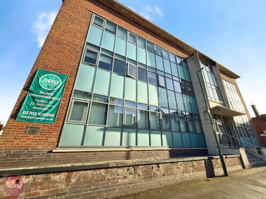 Property photo 1 of 21