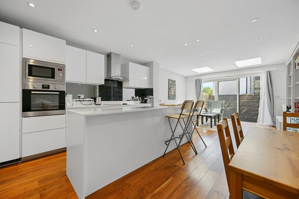 Property photo 1 of 11 7.Jpg