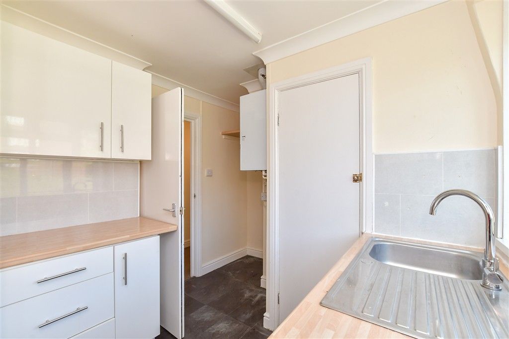 Property photo 1 of 9 Kitchen