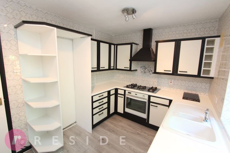 Property photo 2 of 19 Kitchen