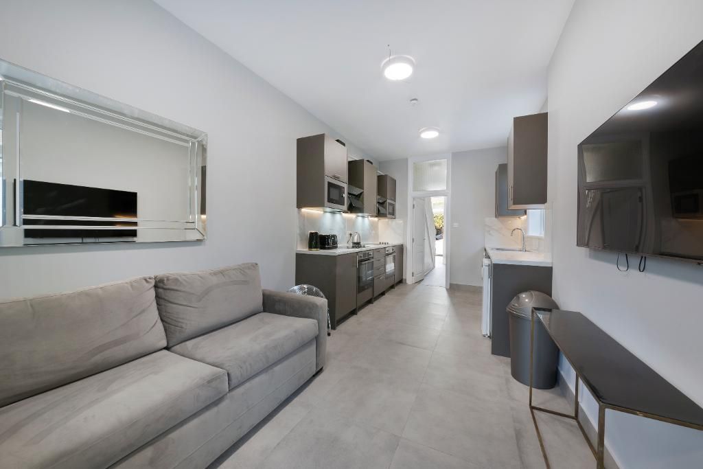 Property photo 2 of 7 Photo 2