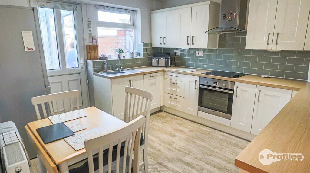 Property photo 3 of 18 Img_8396.Jpg