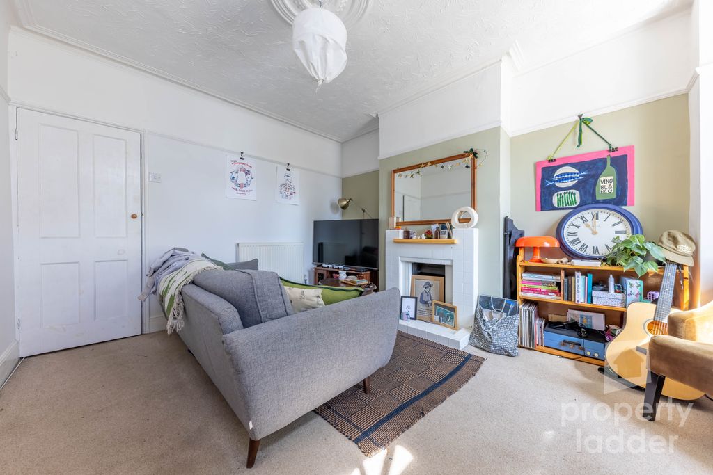 Property photo 2 of 14 Pl