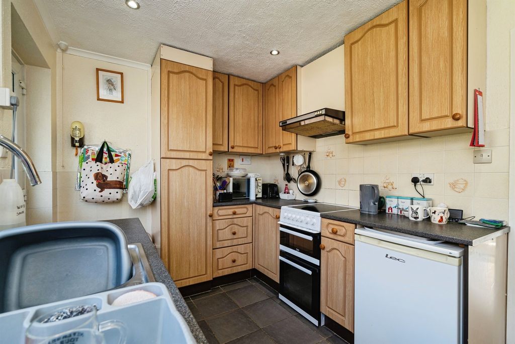 Property photo 3 of 18