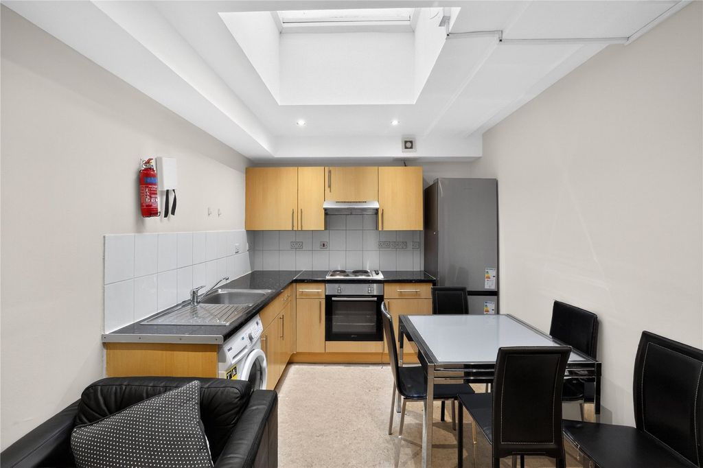 Property photo 1 of 10 Kitchen