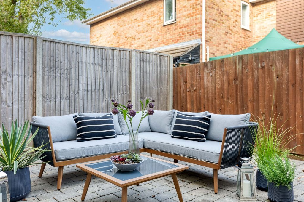 Property photo 3 of 12