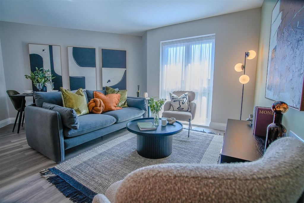 Property photo 1 of 8