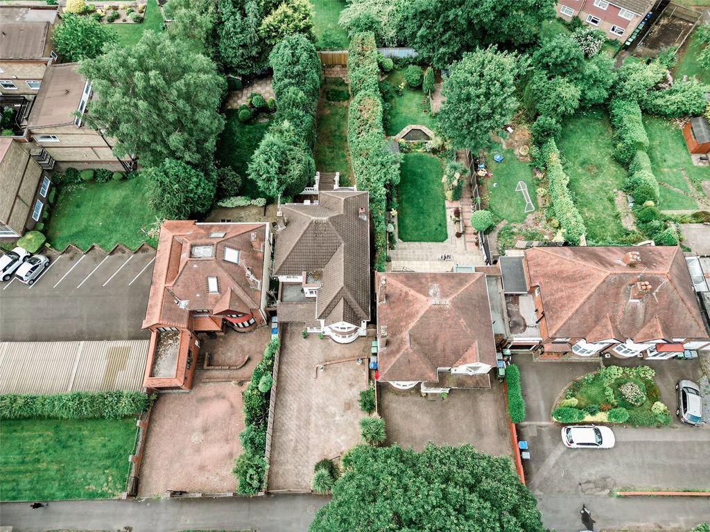 Property photo 2 of 27 Picture No. 30