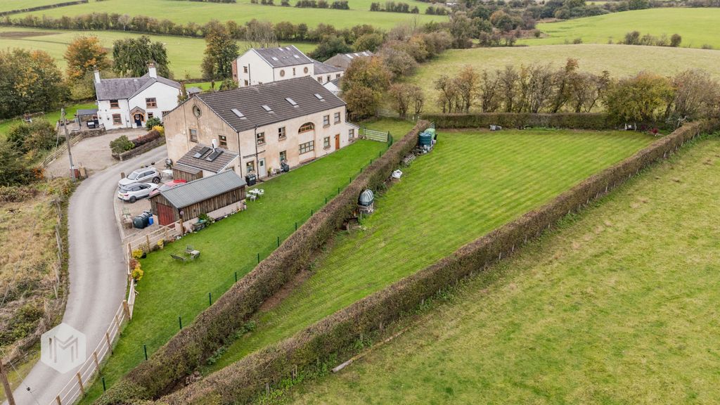 Property photo 2 of 49 Picture No. 09