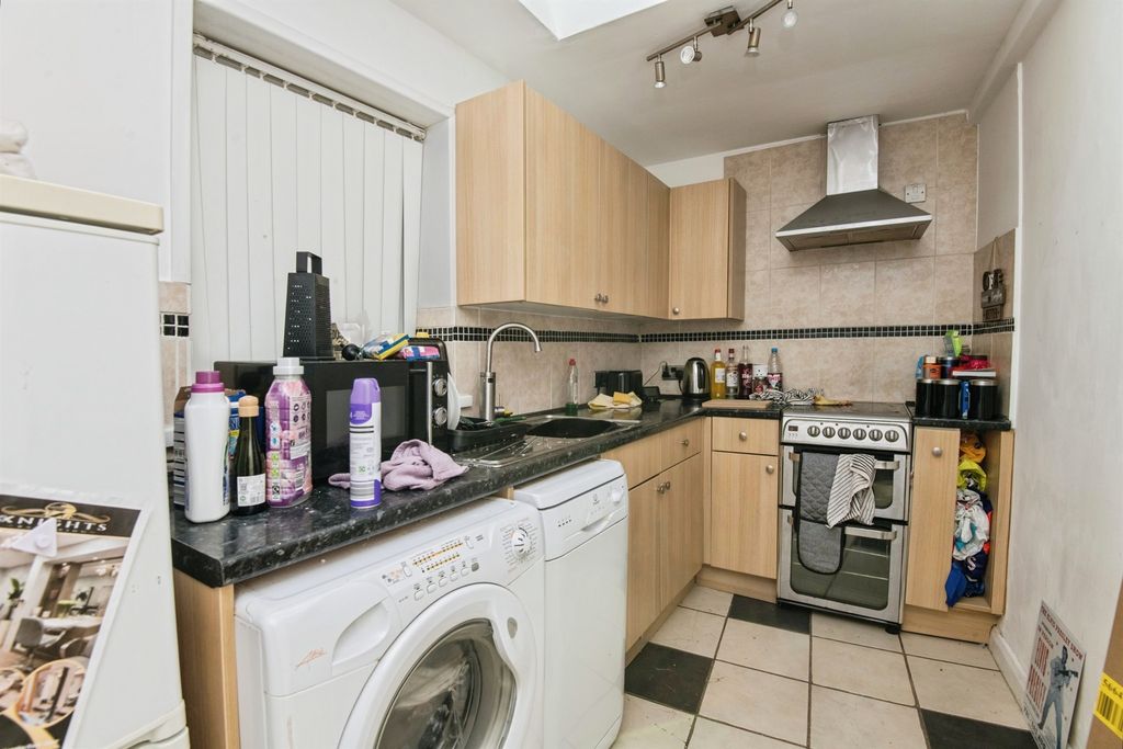 Property photo 3 of 12