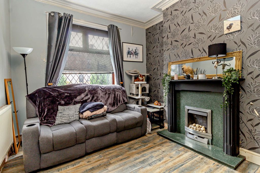 Property photo 3 of 13