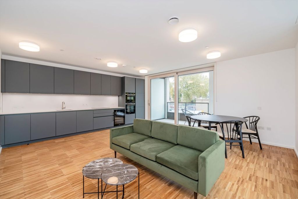 Property photo 3 of 7