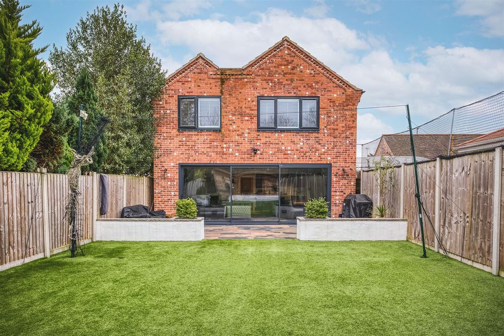 Property photo 1 of 22