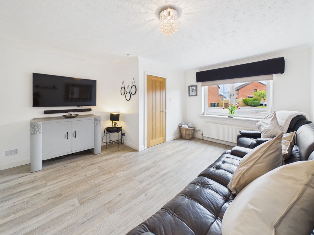 Property photo 2 of 32