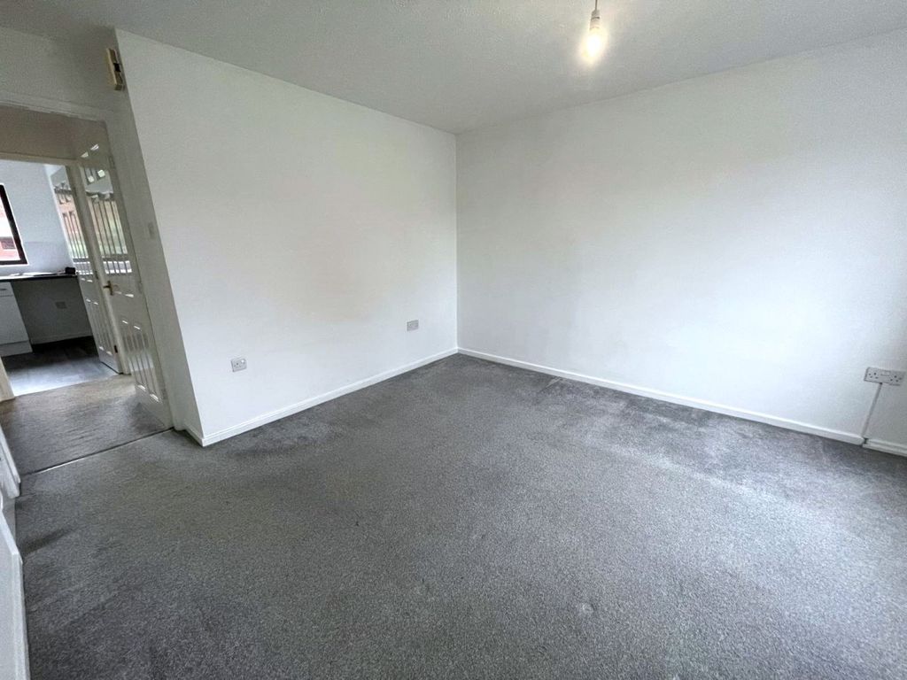 Property photo 3 of 7 Gallery