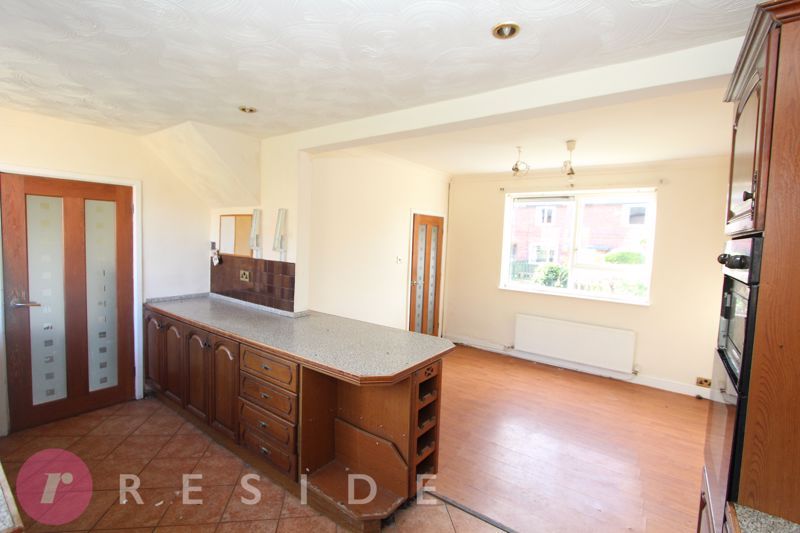Property photo 3 of 13 Kitchen