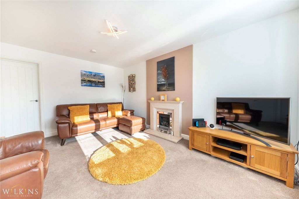 Property photo 2 of 28 Picture No. 16