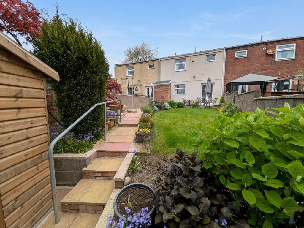 Property photo 2 of 29