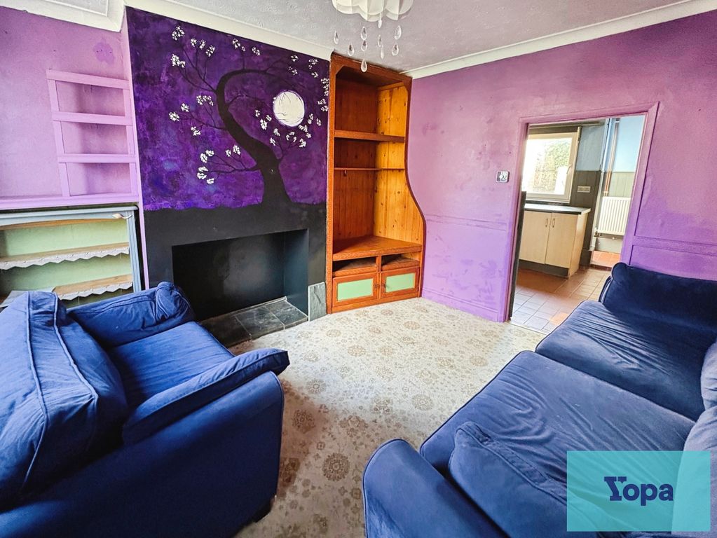 Property photo 2 of 14 Lounge