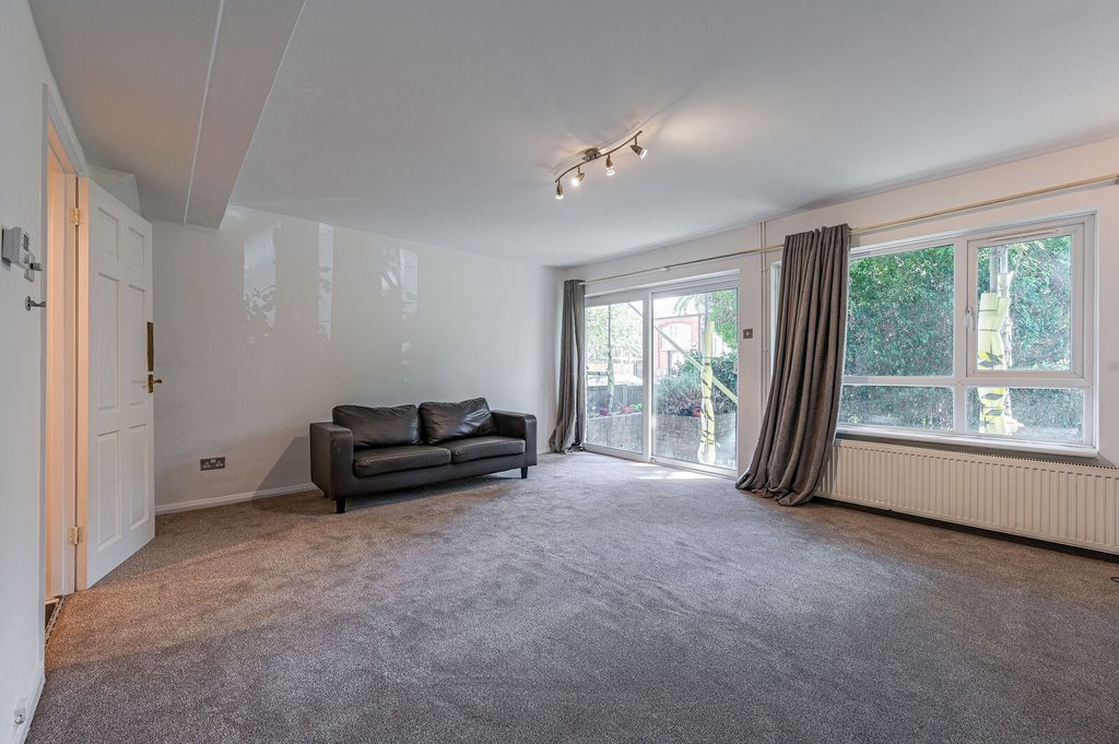 Property photo 2 of 22
