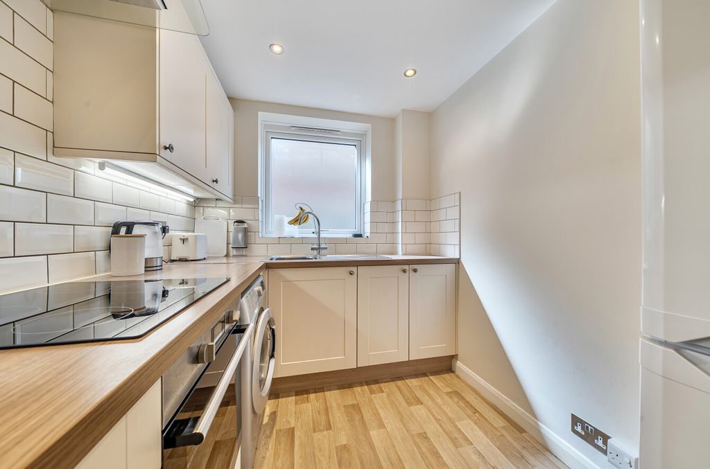 Property photo 2 of 13 1347345-3-68Bee9d...