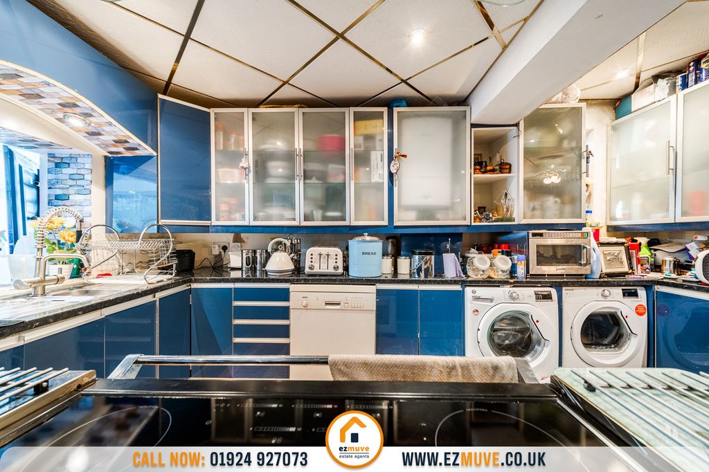 Property photo 2 of 32