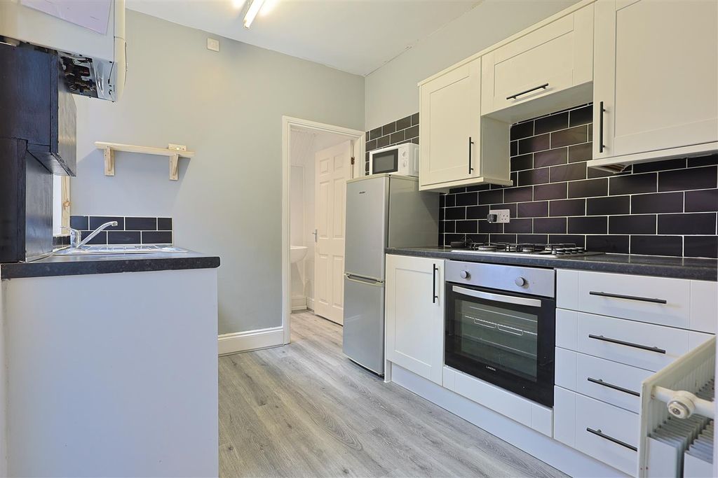 Property photo 3 of 15 3Bd9C4F4-A132-43Af-A6C7-1Ad572354645.Jpeg