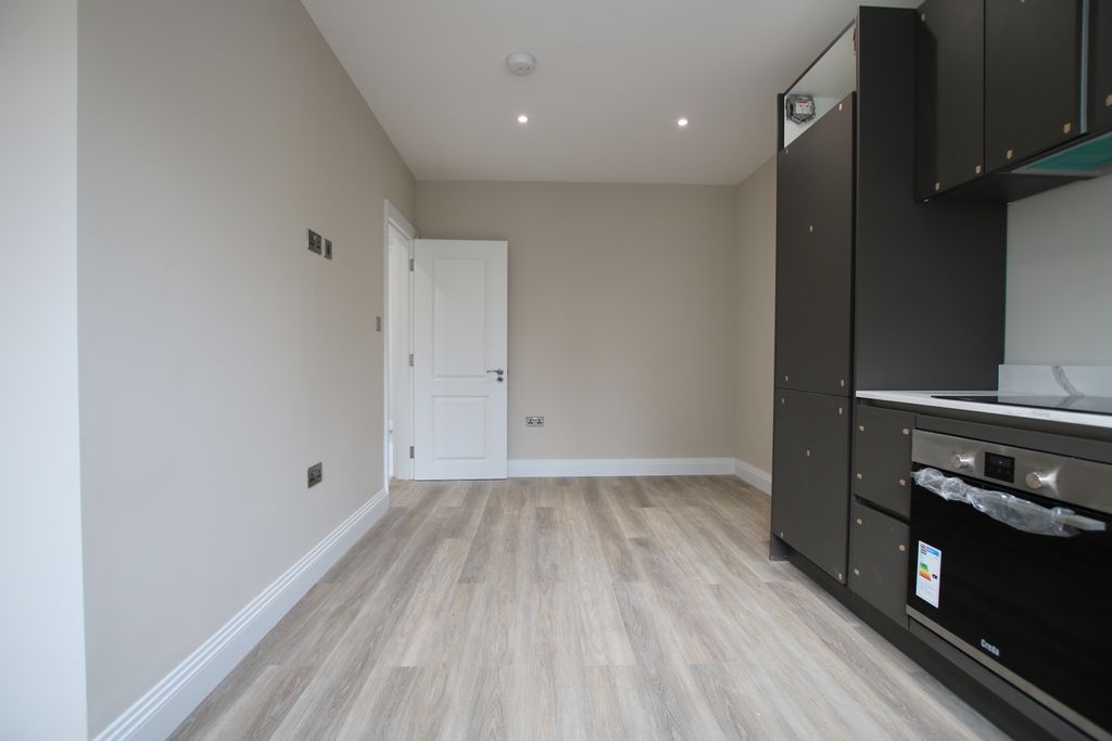 Property photo 3 of 11 18