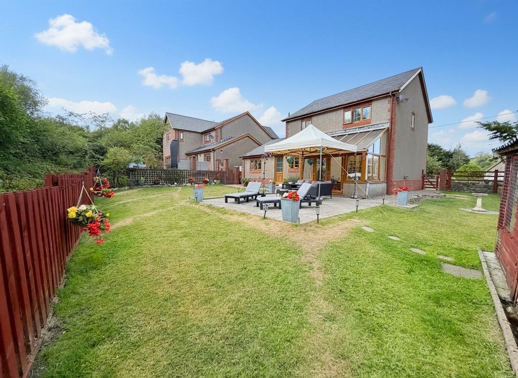 Property photo 2 of 30