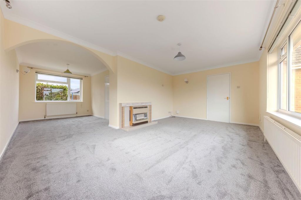 Property photo 2 of 12 Lounge Diner