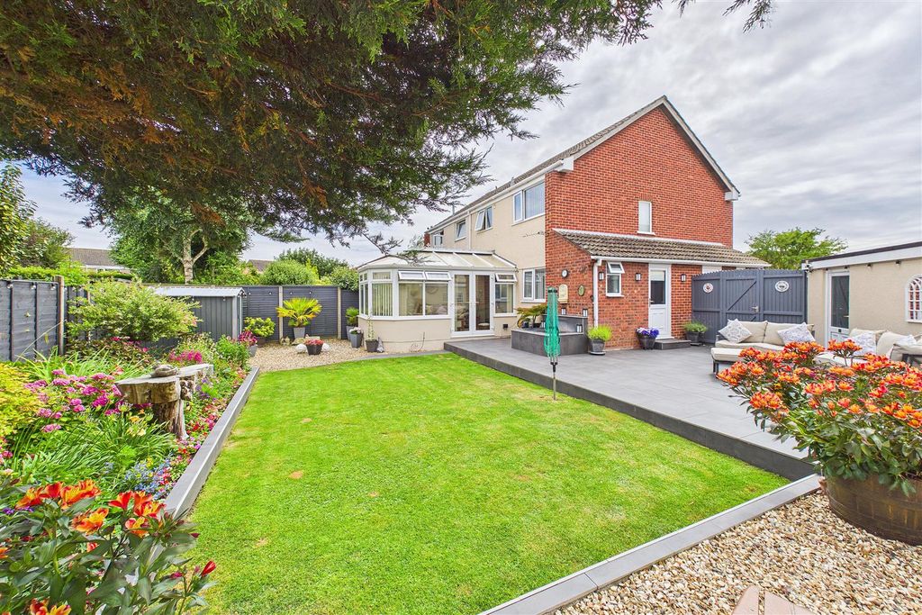 Property photo 1 of 23