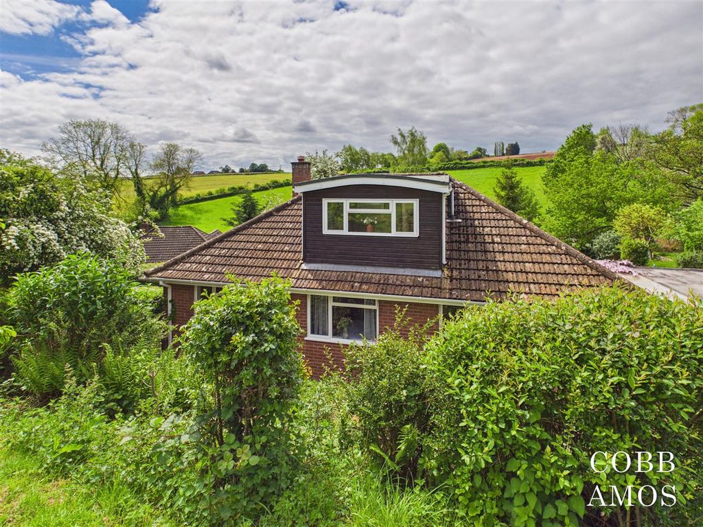 Property photo 3 of 44 Cam03722G0-Pr0106-Still028.Jpg