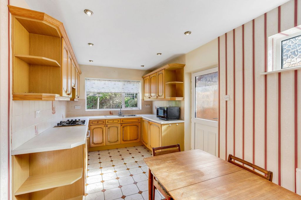 Property photo 3 of 23