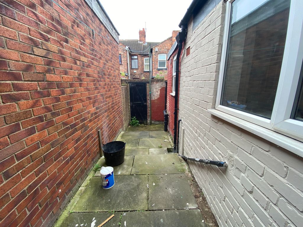 Property photo 2 of 7 Garden