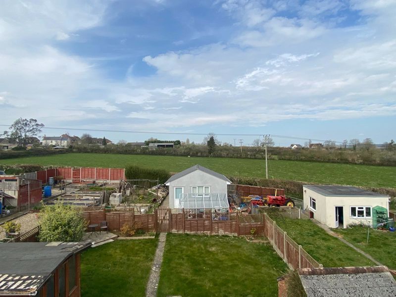 Property photo 3 of 12 Photo 7